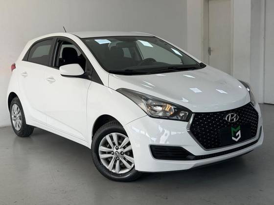 HYUNDAI HB20 1.0 UNIQUE 12V FLEX 4P MANUAL HYUNDAI HB20 1.0 UNIQUE 12V FLEX 4P MANUAL